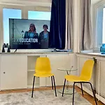 Super Grey 2 Metro Fast Wifi 65'tv Netflix Hbo Appletv+