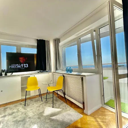 Super Grey 2 Metro Fast Wifi 65'tv Netflix Hbo Appletv+ Appartement