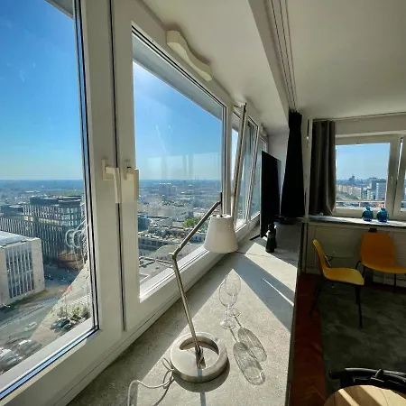 Super Grey 2 Metro Fast Wifi 65'tv Netflix Hbo Appletv+ Apartamento Varsóvia