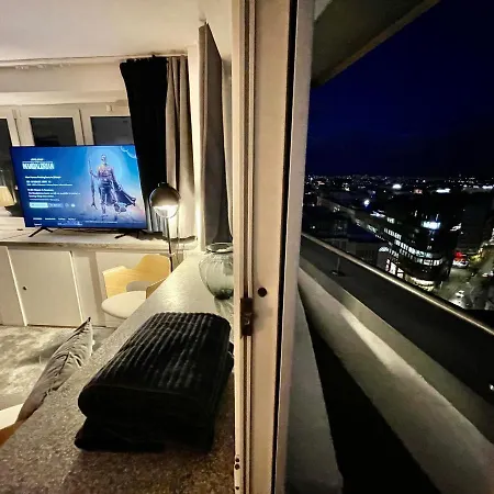 Super Grey 2 Metro Fast Wifi 65'tv Netflix Hbo Appletv+ Warschau