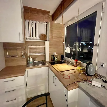 Super Grey 2 Metro Fast Wifi 65'tv Netflix Hbo Appletv+ Apartment Warsaw