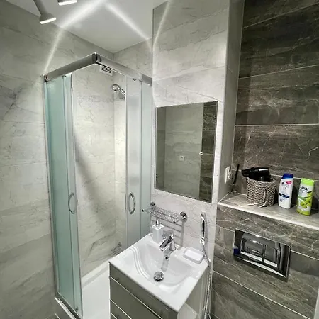 Super Grey 2 Metro Fast Wifi 65’tv Netflix Hbo Appletv+ *