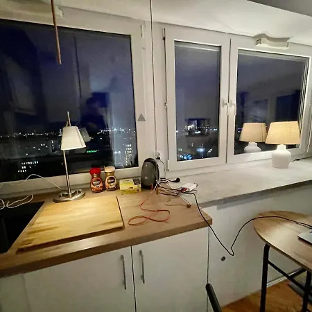 Super Grey 2 Metro Fast Wifi 65’tv Netflix Hbo Appletv+ *