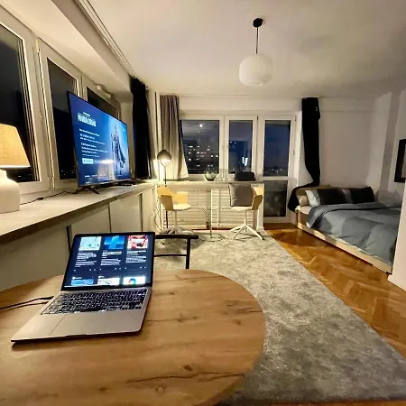 Super Grey 2 Metro Fast Wifi 65'tv Netflix Hbo Appletv+